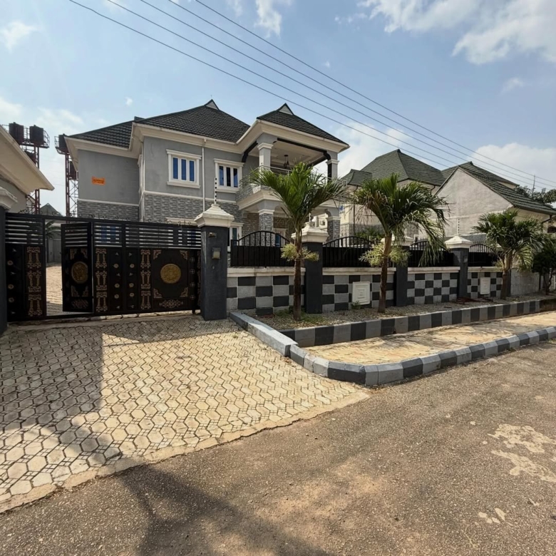 5 bedroom detached duplex for sale in Lifecamp, Abuja