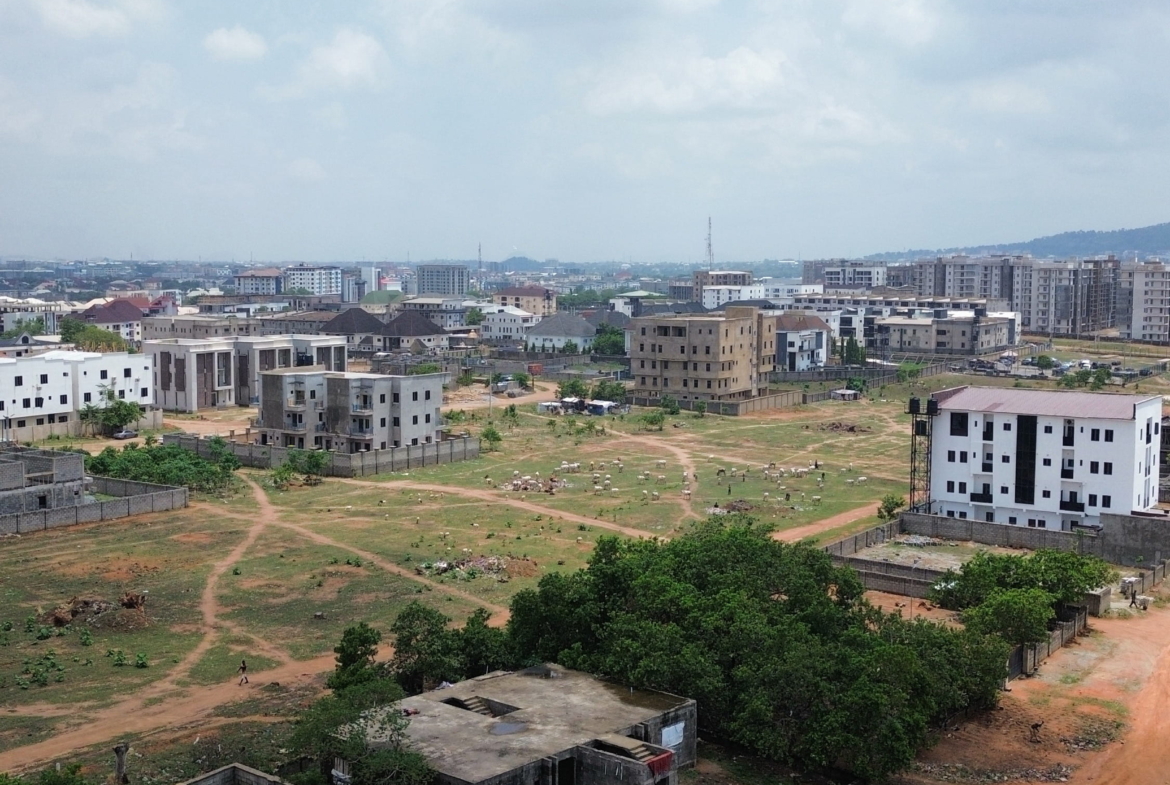 638sqm land for sale in Katampe Main, Abuja