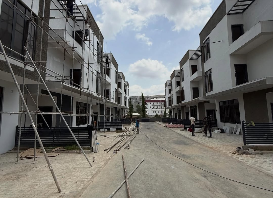 5 bedroom terrace duplex with BQ for sale in Mabushi, Abuja