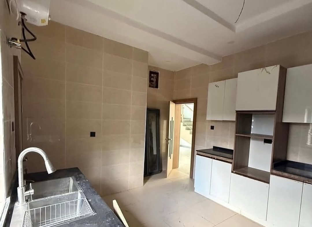 4 bedroom terrace duplex for sale in Mabushi, Abuja