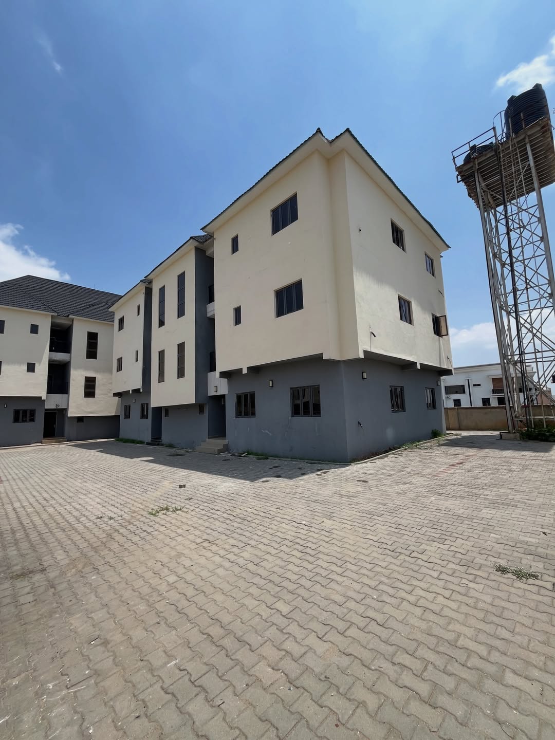 4 bedroom semi-detached duplex for sale in Guzape, Abuja
