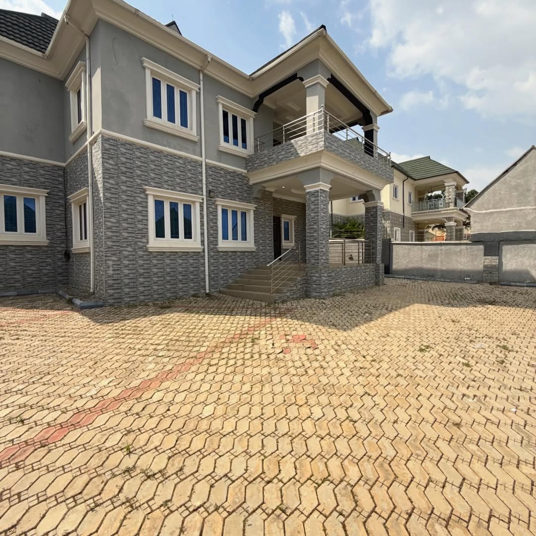 5 bedroom detached duplex with 2BQ for sale in Lifecamp, Abuja