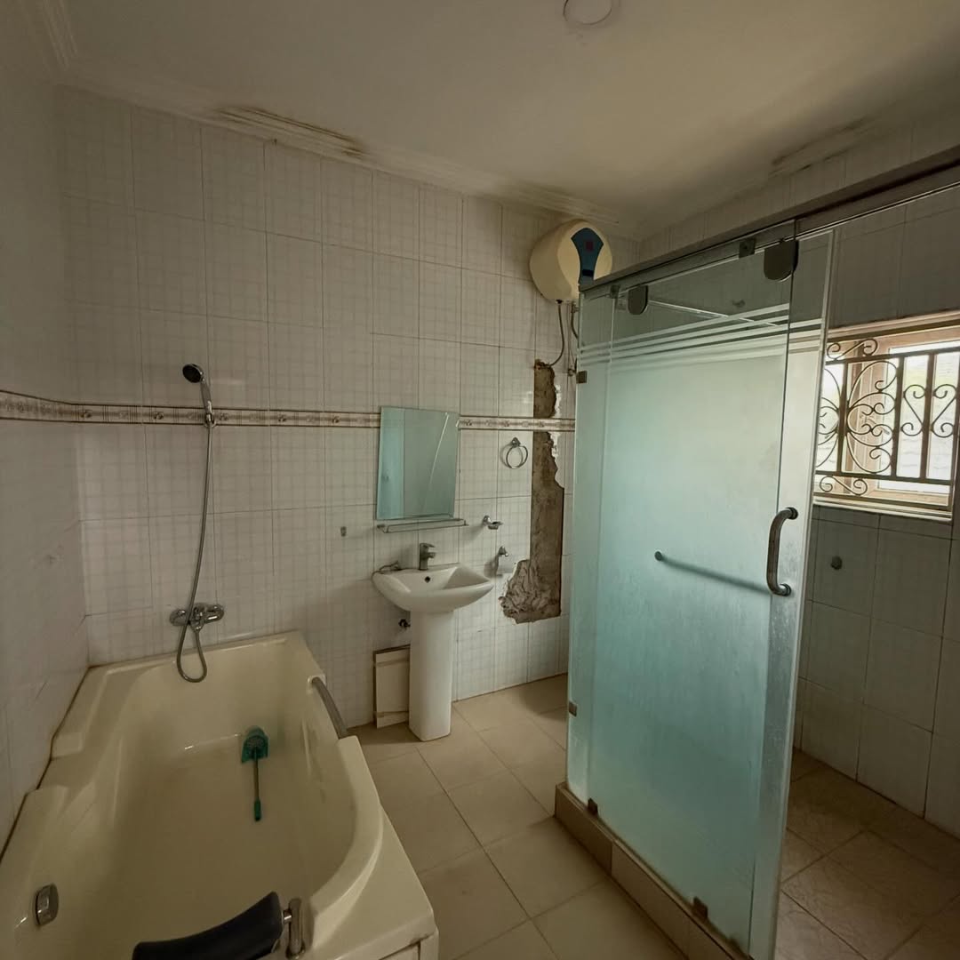 3 bedroom detached duplex with 2BQ for sale in RiverPark Estate, Abuja