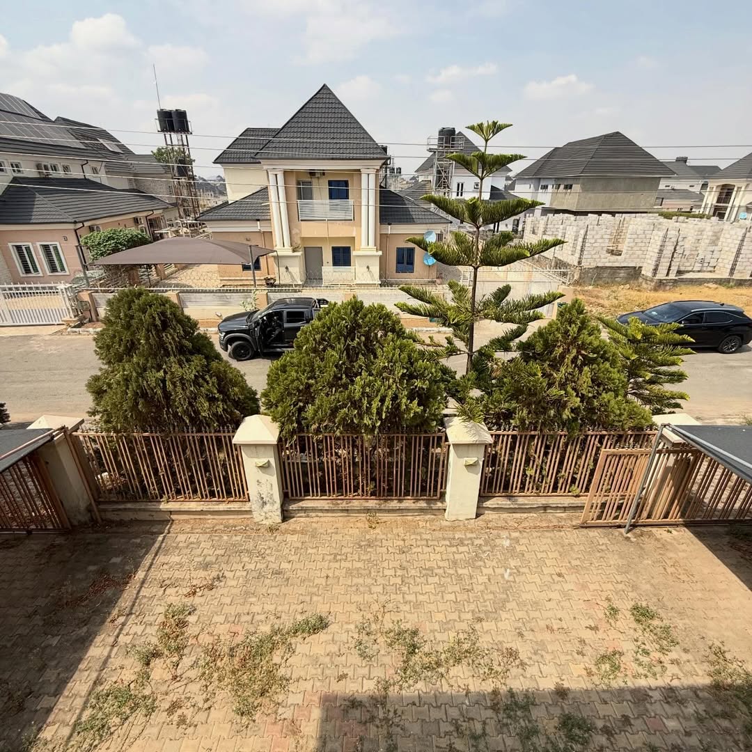 3 bedroom detached duplex with 2BQ for sale in RiverPark Estate, Abuja