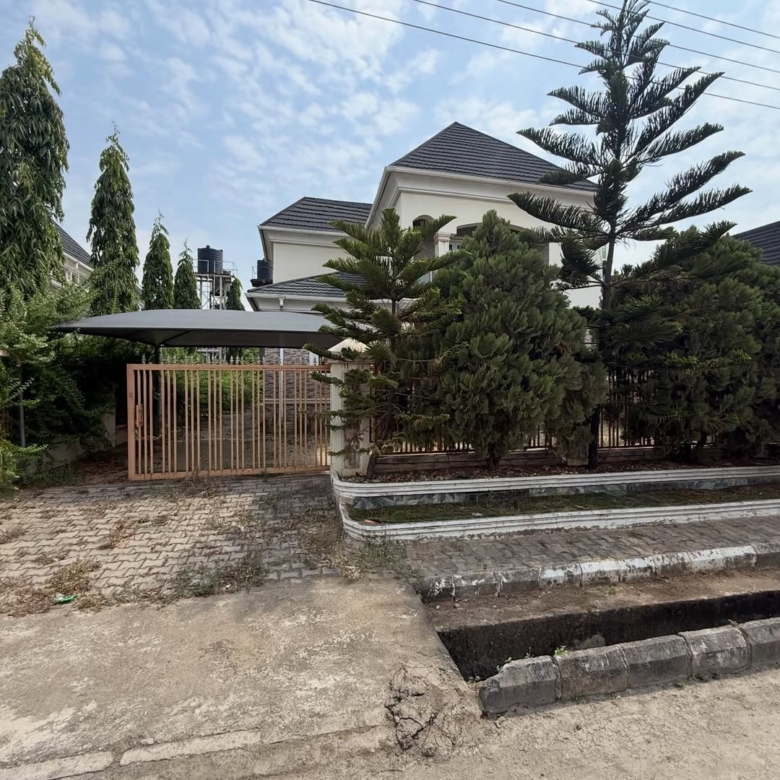 3 bedroom detached duplex with 2BQ for sale in RiverPark Estate, Abuja