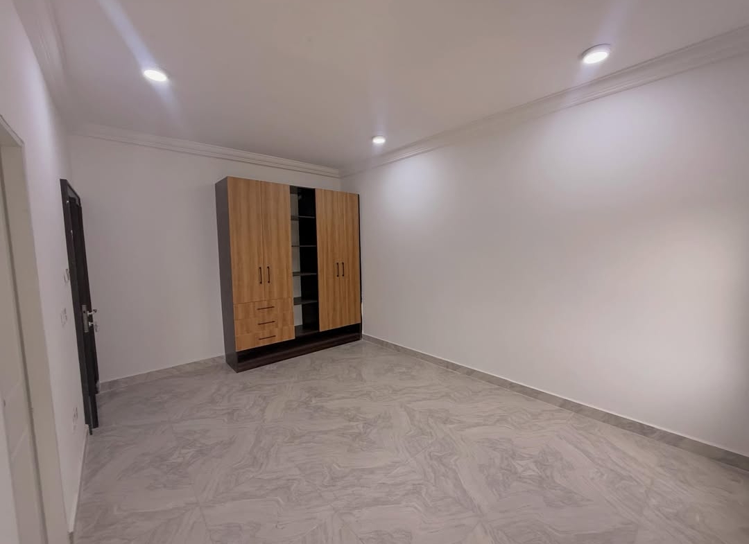 3 bedroom apartment with BQ for sale in Katampe Main, Abuja