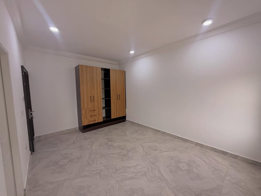 3 bedroom apartment with BQ for sale in Katampe Main, Abuja