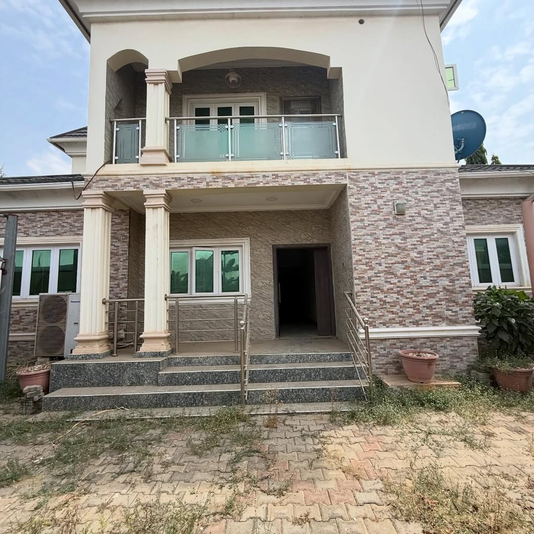 3 bedroom detached duplex with 2BQ for sale in RiverPark Estate, Abuja