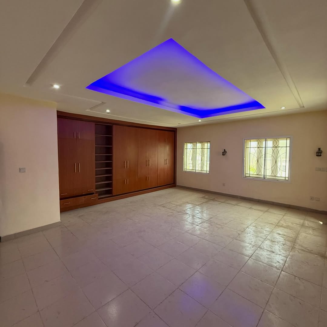 5 bedroom detached duplex with 2BQ for sale in Lifecamp, Abuja