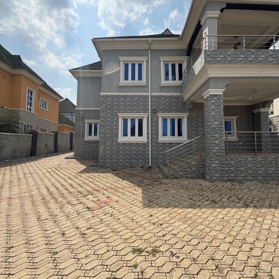 5 bedroom detached duplex with 2BQ for sale in Lifecamp, Abuja
