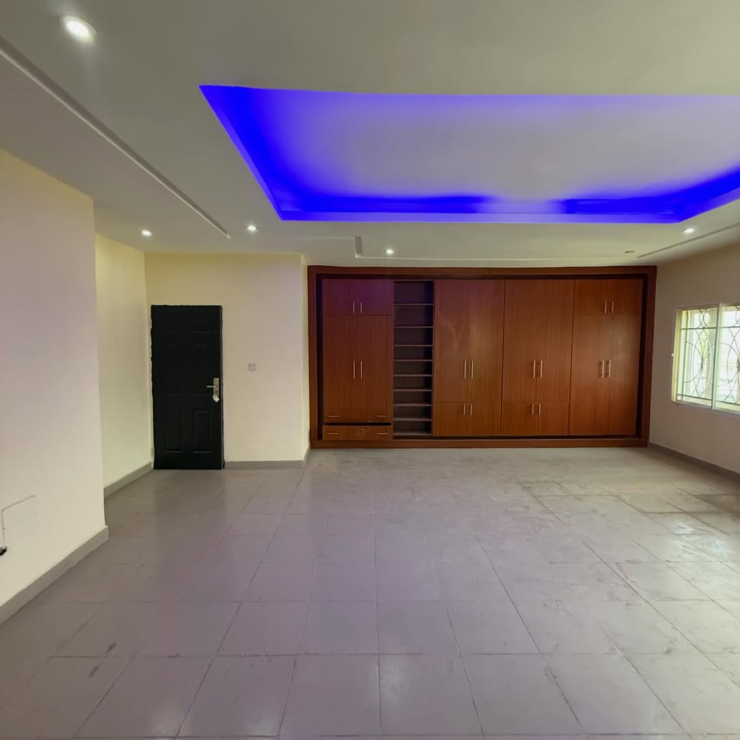 5 bedroom detached duplex with 2BQ for sale in Lifecamp, Abuja
