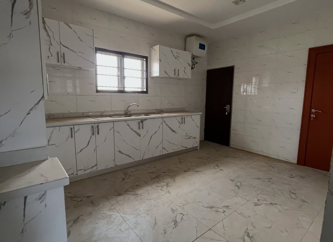4 bedroom semi-detached duplex for sale in Guzape, Abuja