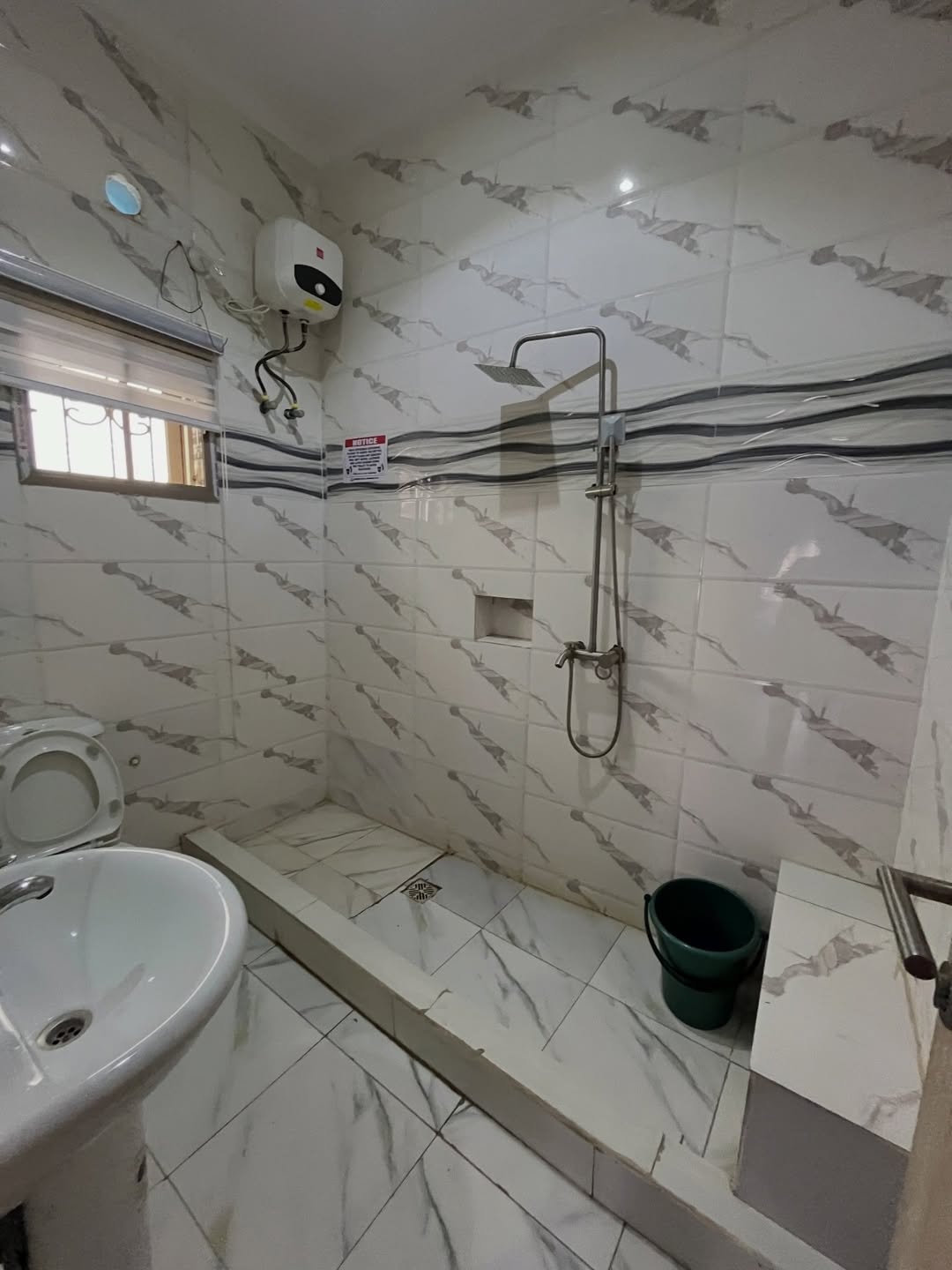 15 room hotel for sale in Apo Resettlement, Abuja