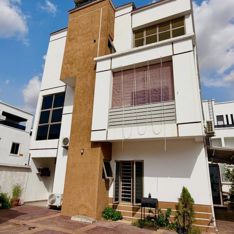 5 bedroom semi-detached duplex for sale in Lifecamp, Abuja