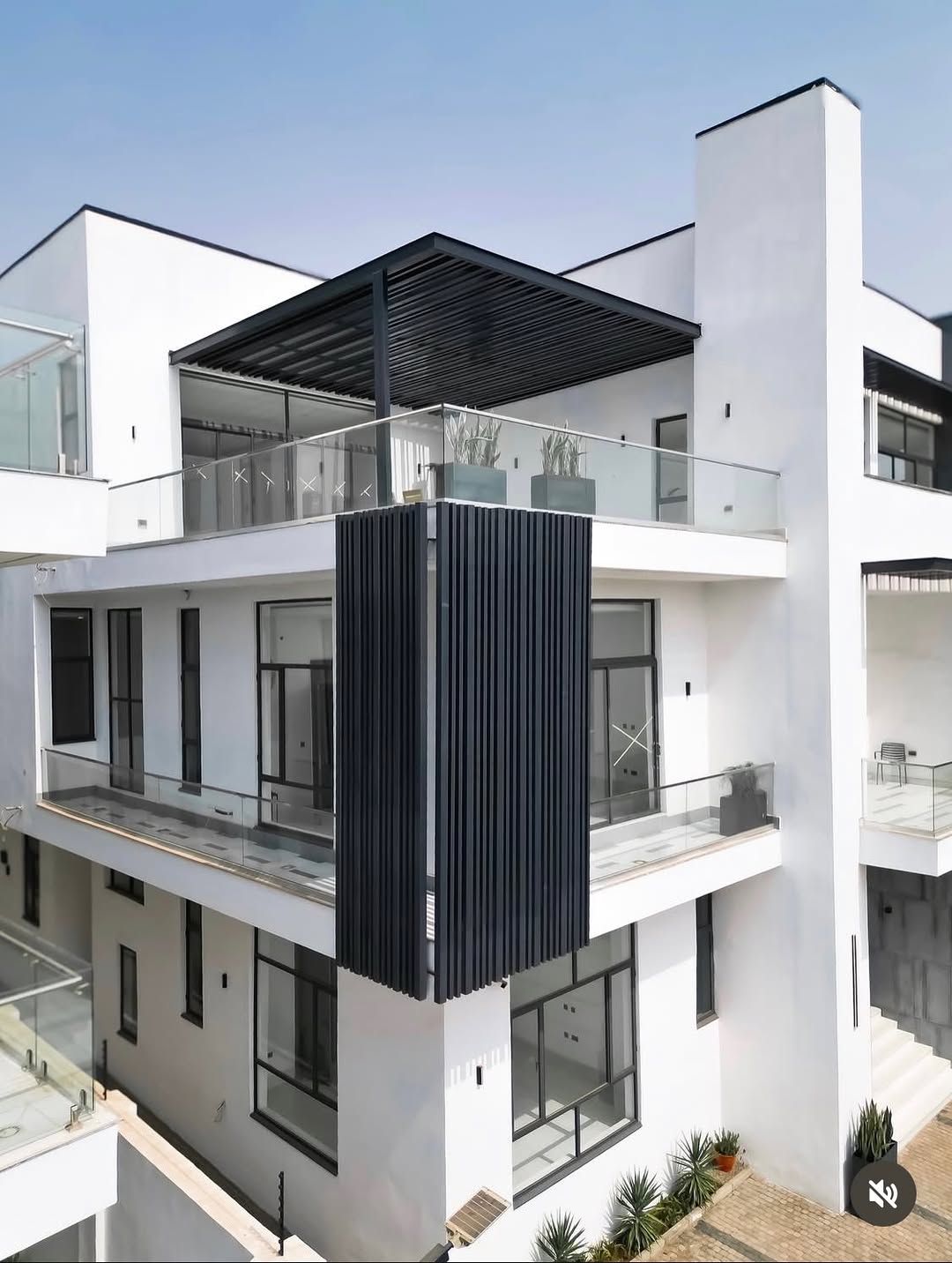 7 bedroom detached duplex with BQ for sale in Asokoro, Abuja