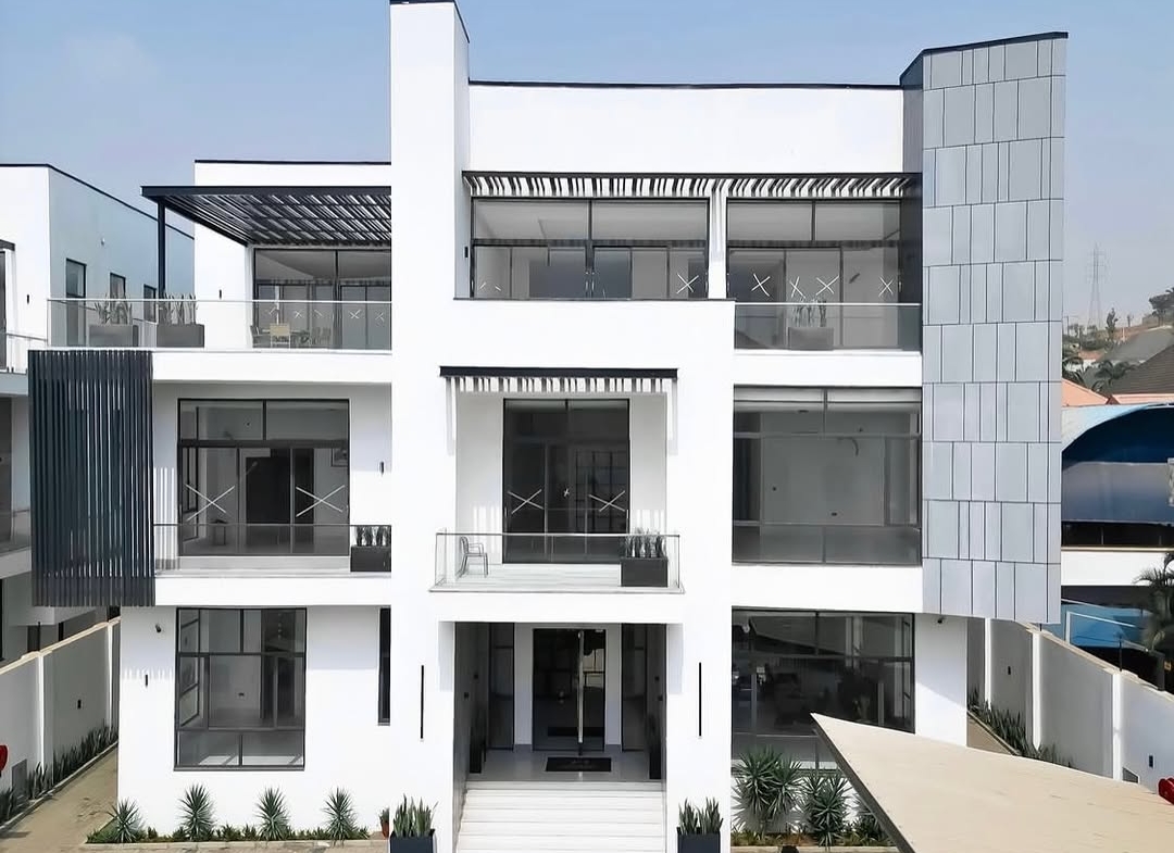 7 bedroom detached duplex with BQ for sale in Asokoro, Abuja