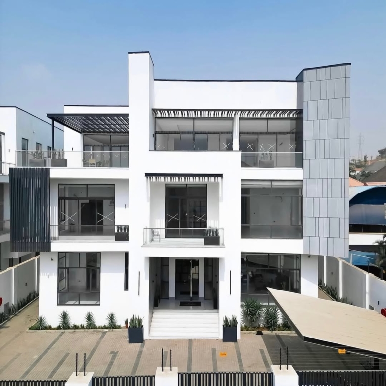 7 bedroom detached duplex with BQ for sale in Asokoro, Abuja