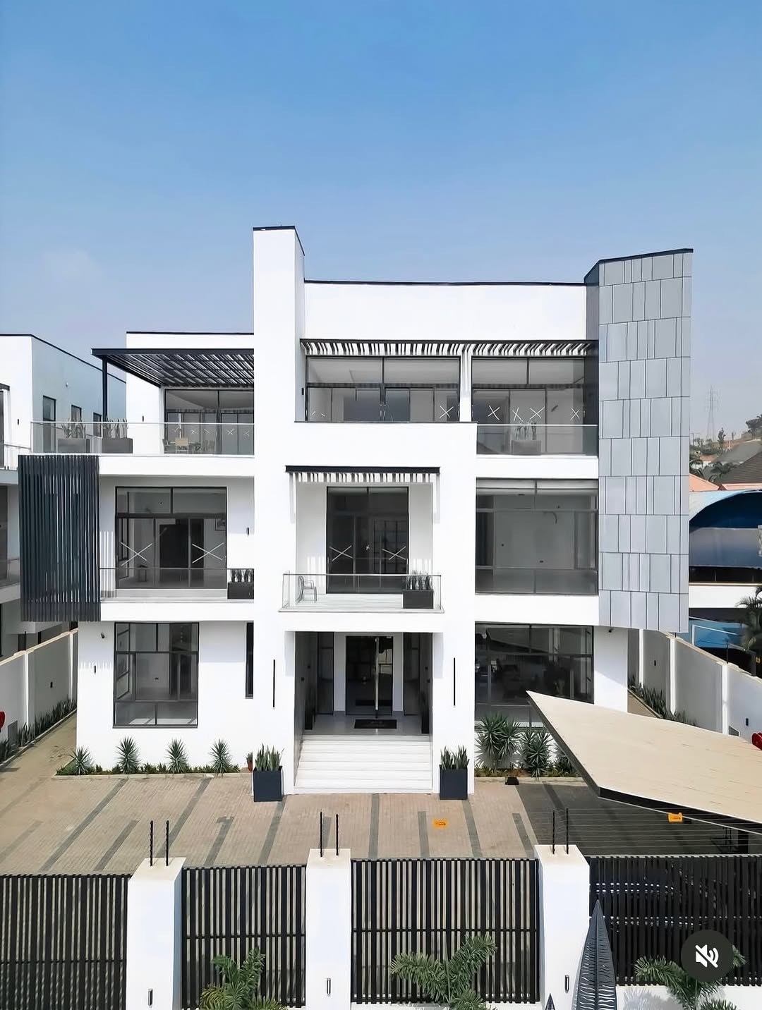 7 bedroom detached duplex with BQ for sale in Asokoro, Abuja