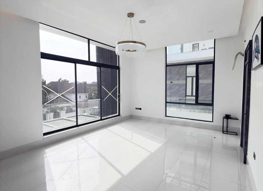 7 bedroom detached duplex with BQ for sale in Asokoro, Abuja