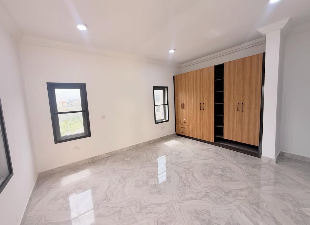 3 bedroom apartment with BQ for sale in Katampe Main, Abuja
