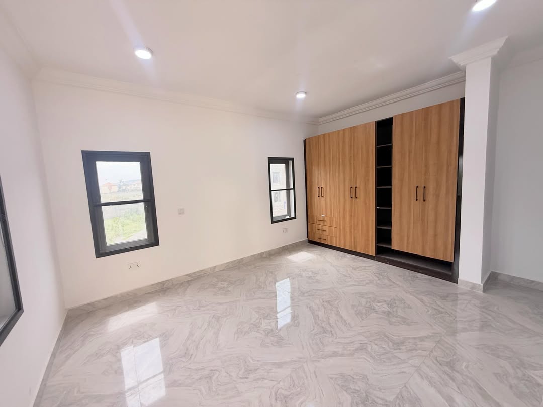 3 bedroom apartment with BQ for sale in Katampe Main, Abuja