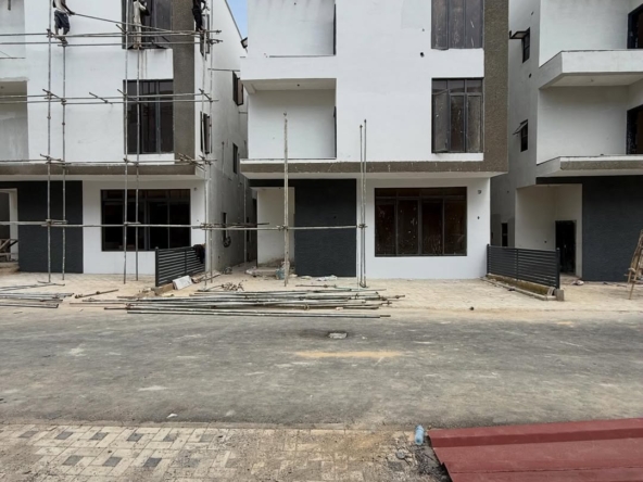 5 bedroom terrace duplex with BQ for sale in Mabushi, Abuja