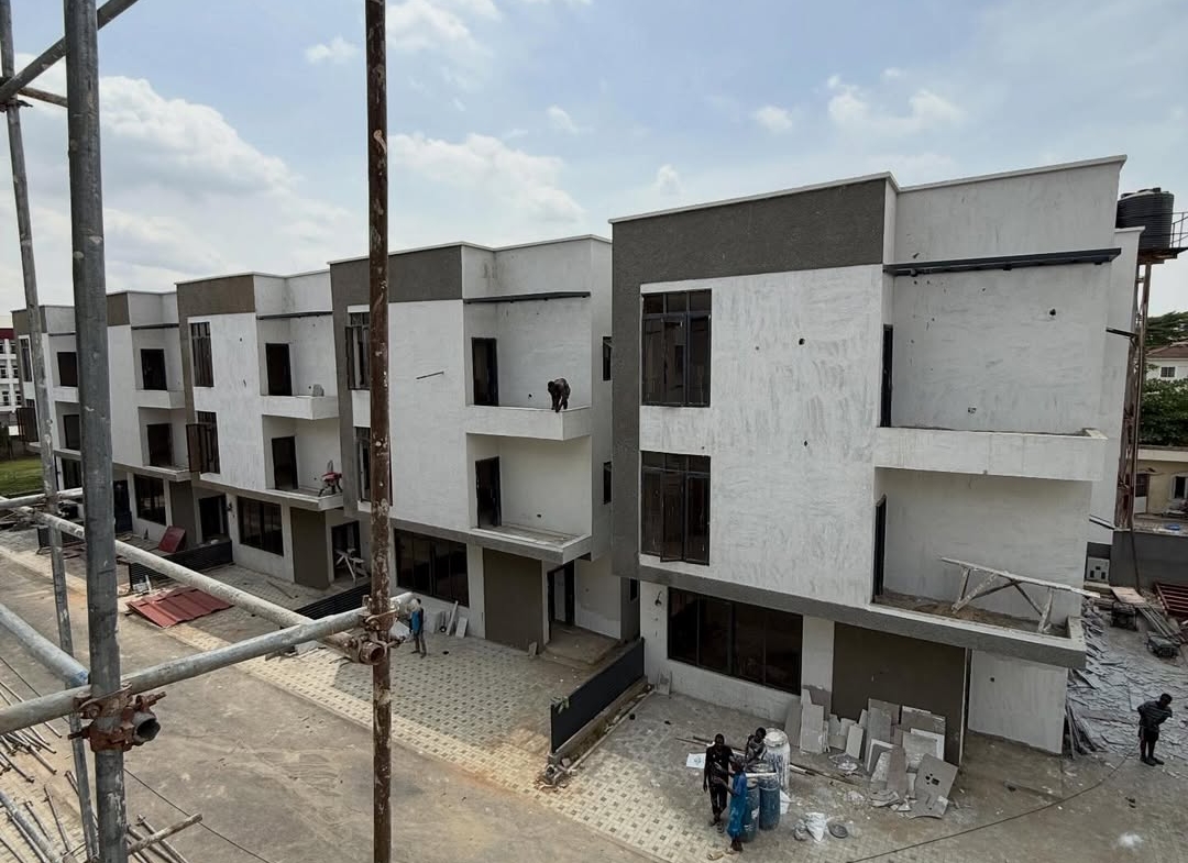 5 bedroom terrace duplex with BQ for sale in Mabushi, Abuja