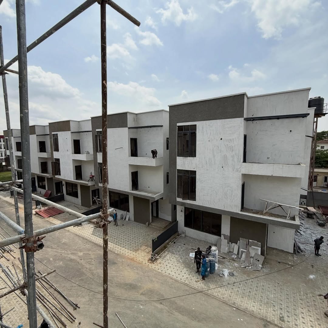 5 bedroom terrace duplex with BQ for sale in Mabushi, Abuja