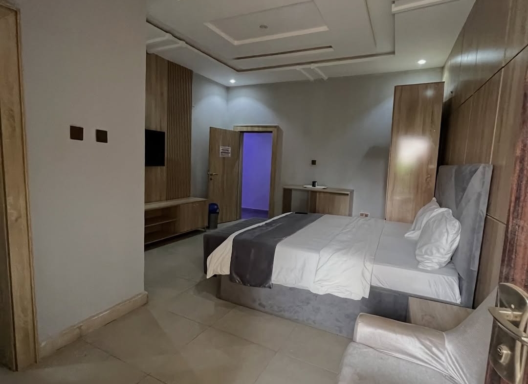 15 room hotel for sale in Apo Resettlement, Abuja