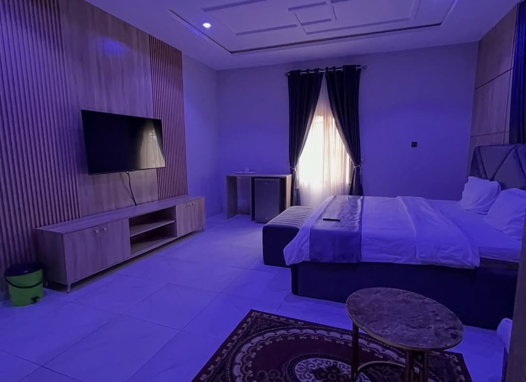 15 room hotel for sale in Apo Resettlement, Abuja