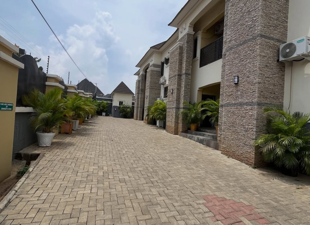 15 room hotel for sale in Apo Resettlement, Abuja