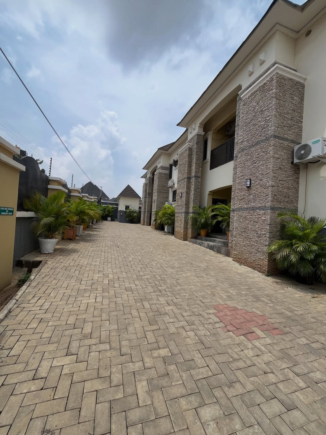 15 room hotel for sale in Apo Resettlement, Abuja