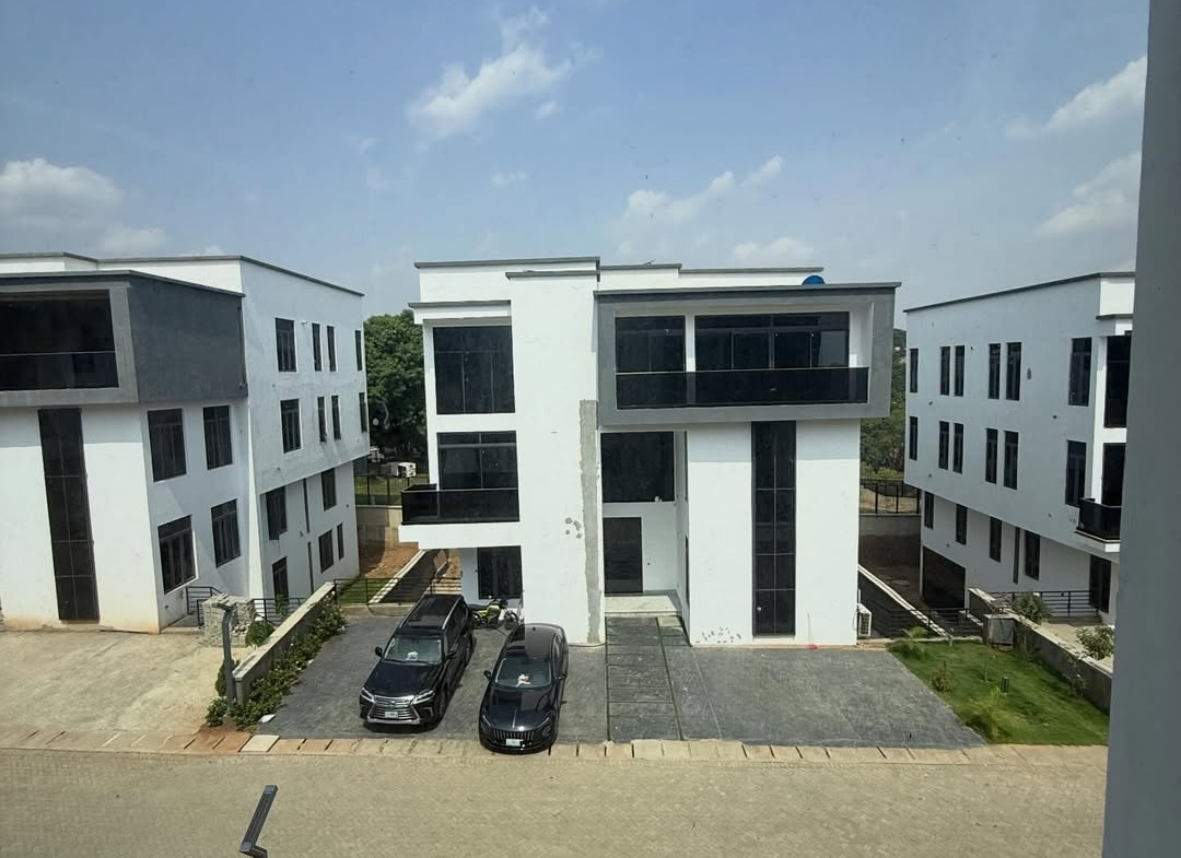 6 bedroom detached duplex for sale in Ministers Hill, Maitama, Abuja