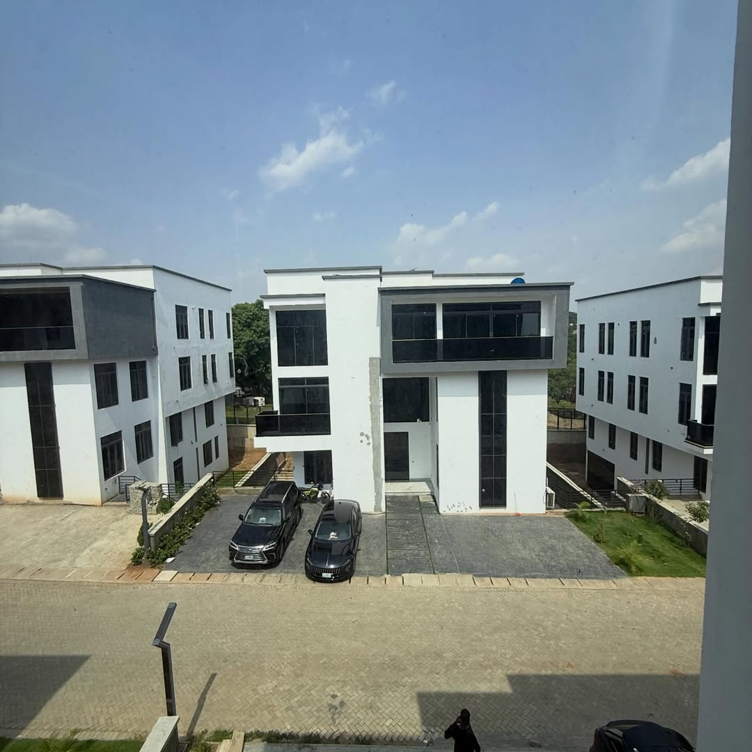 6 bedroom detached duplex for sale in Ministers Hill, Maitama, Abuja