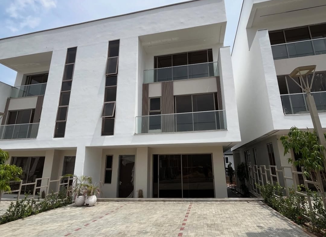 4 bedroom semi-detached duplex for sale in Guzape, Abuja