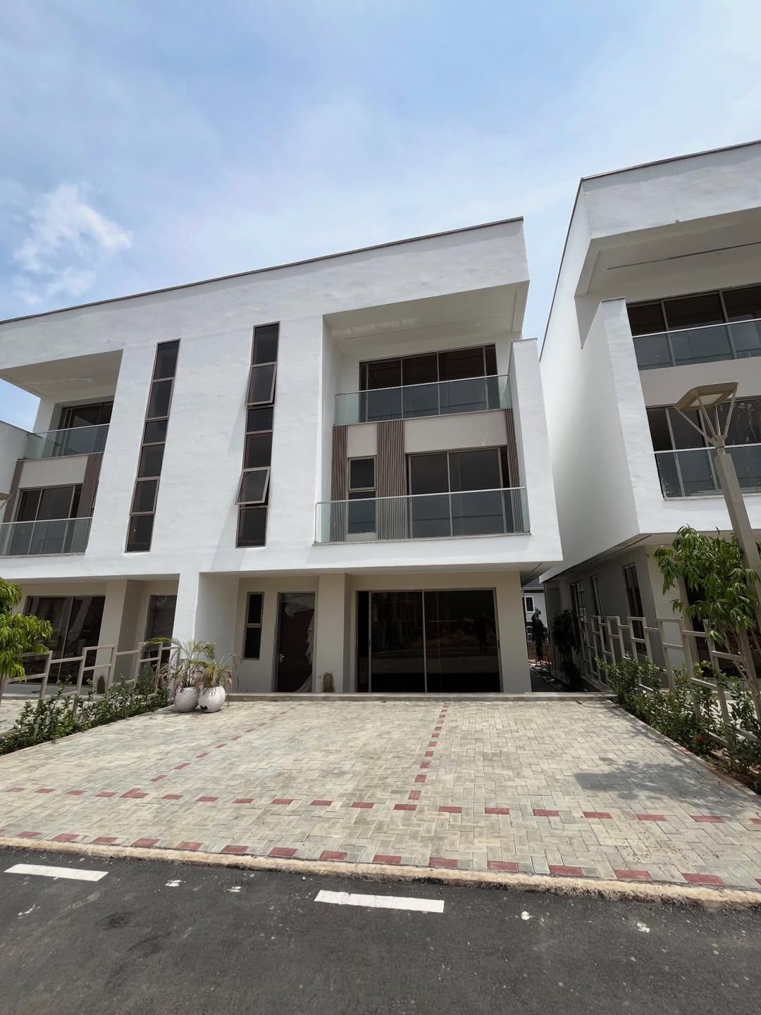 4 bedroom semi-detached duplex for sale in Guzape, Abuja