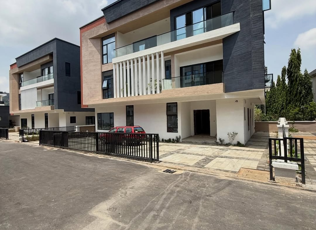 6 bedroom detached duplex for sale in Katampe Extension, Abuja