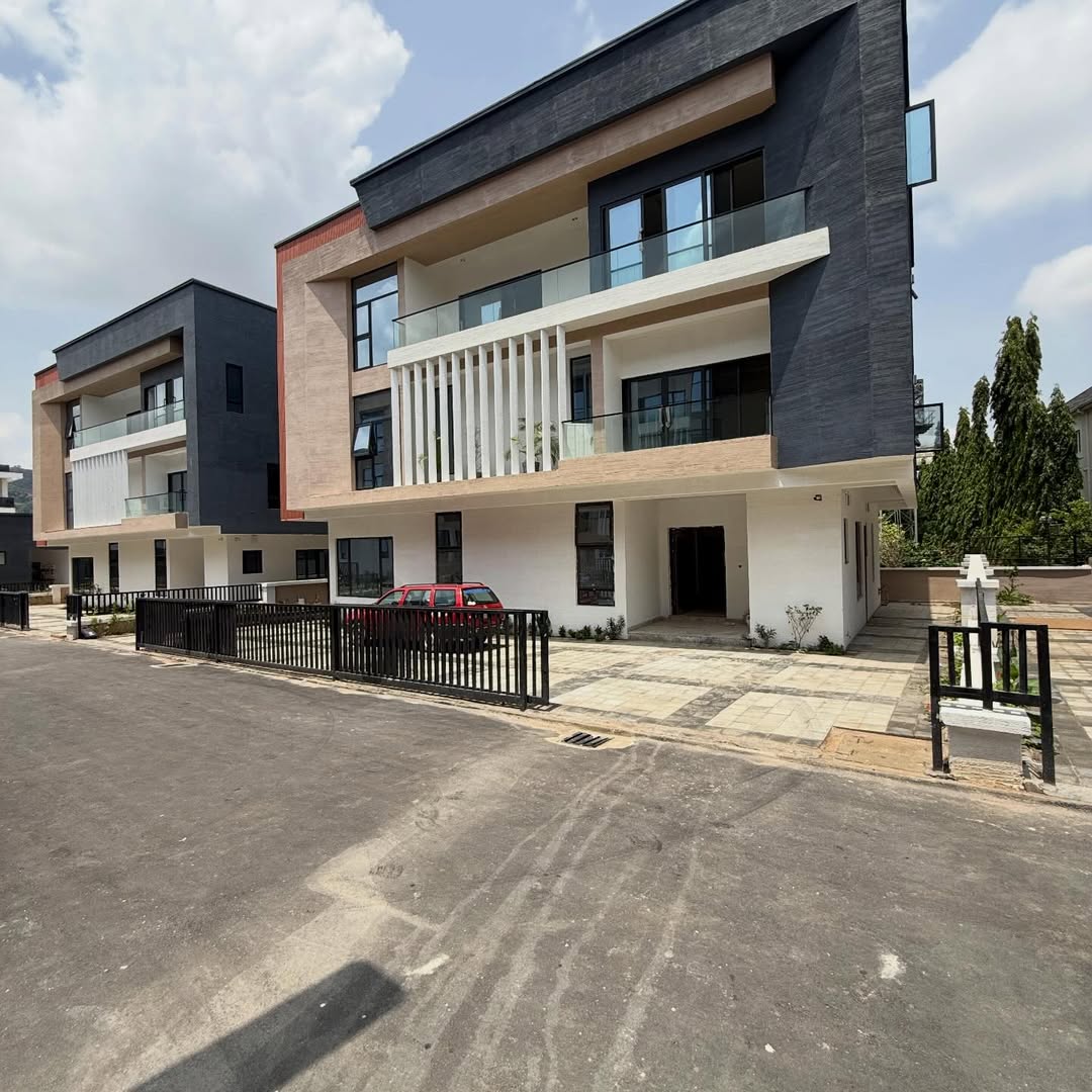 6 bedroom detached duplex for sale in Katampe Extension, Abuja