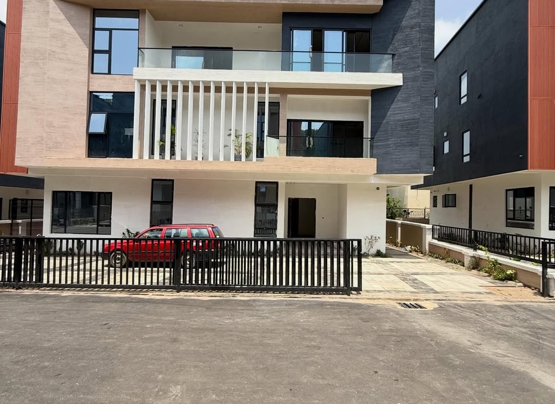 6 bedroom detached duplex for sale in Katampe Extension, Abuja