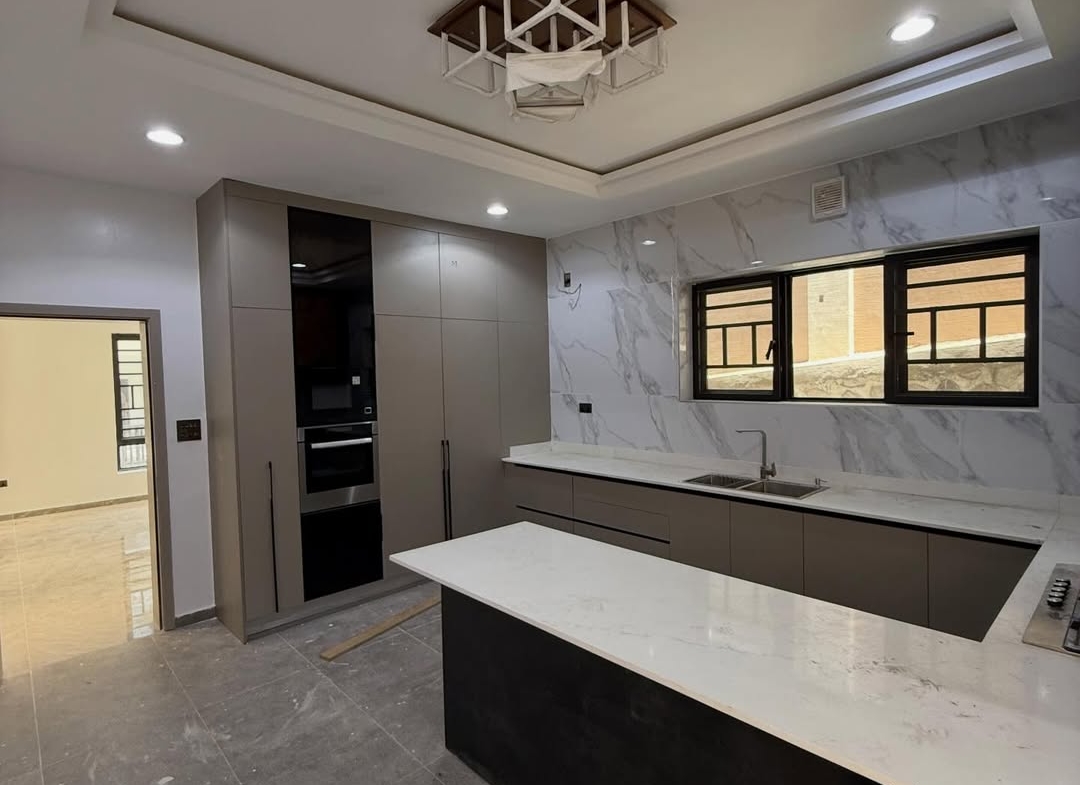6 bedroom detached duplex for sale in Katampe Extension, Abuja