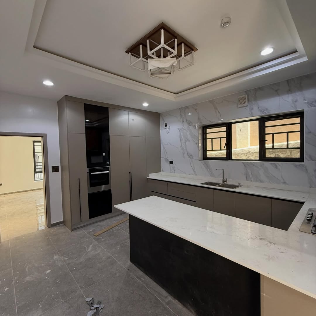 6 bedroom detached duplex for sale in Katampe Extension, Abuja