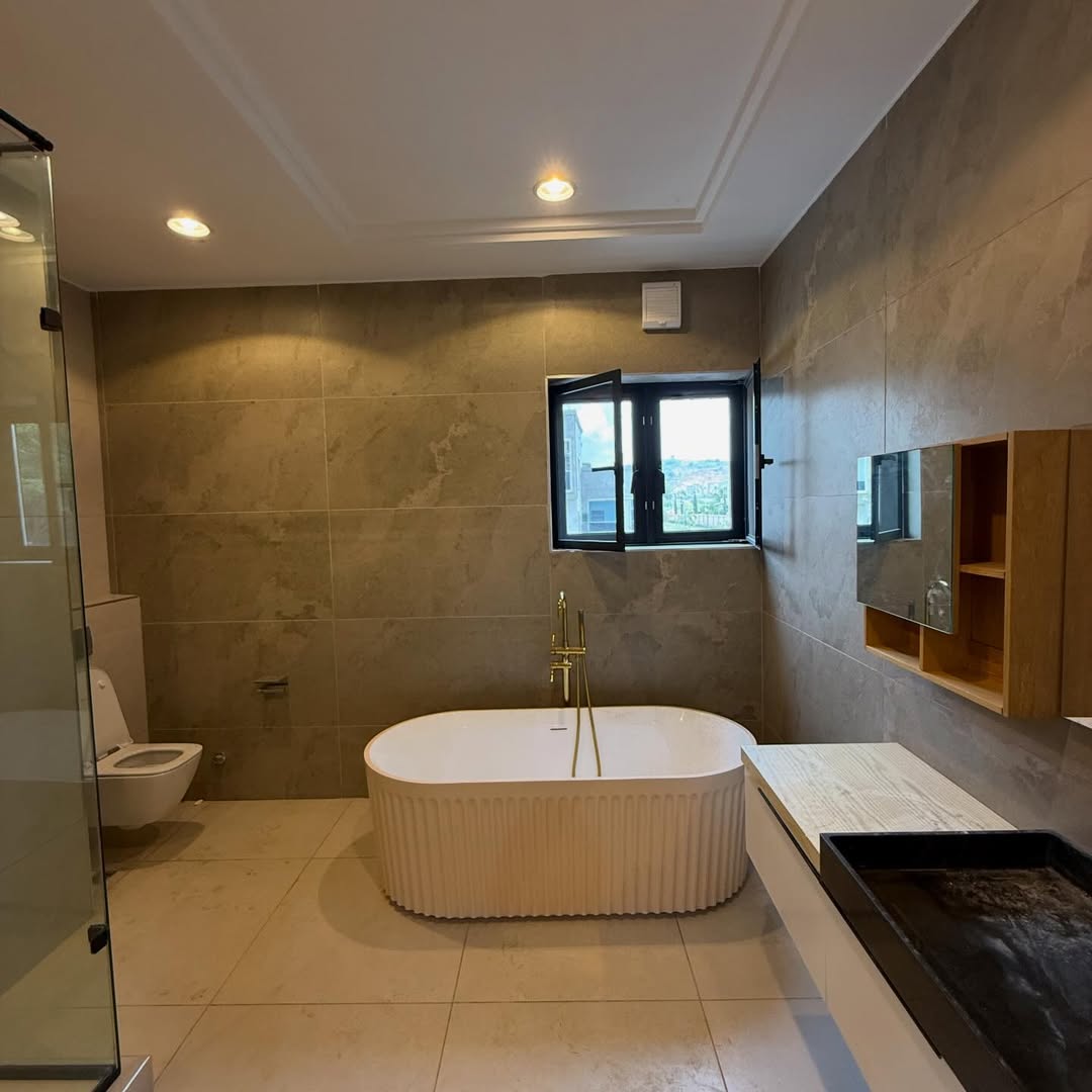 6 bedroom detached duplex for sale in Katampe Extension, Abuja
