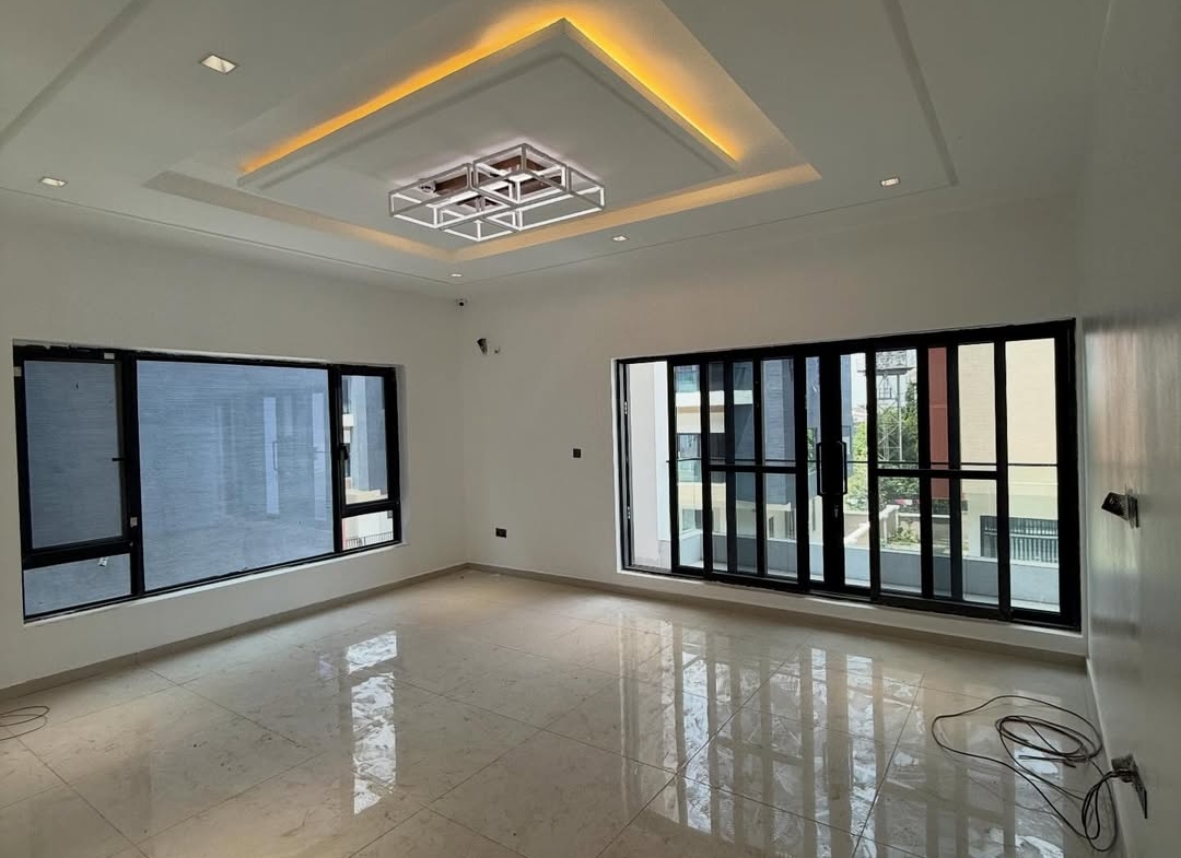 6 bedroom detached duplex for sale in Katampe Extension, Abuja