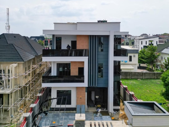 6 bedroom detached duplex for sale in Apo Resettlement, Abuja