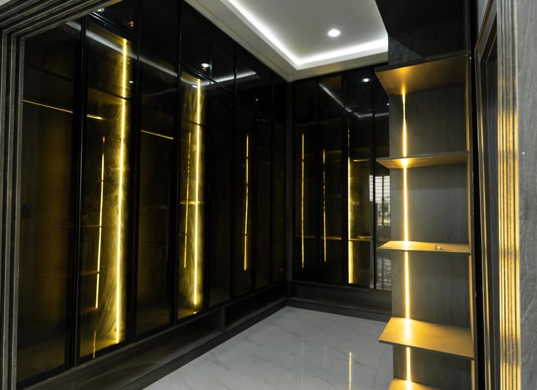 6 bedroom detached duplex for sale in Apo Resettlement, Abuja