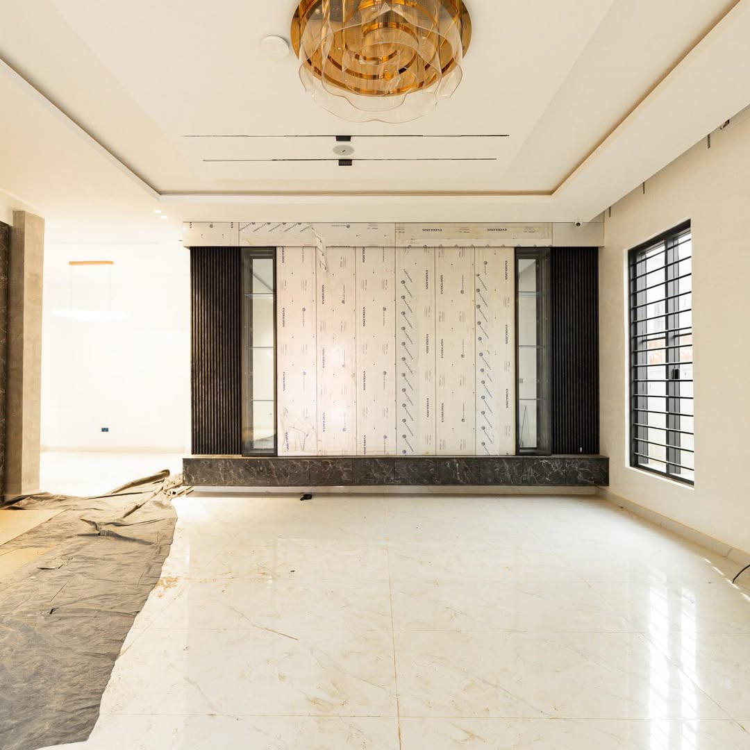 6 bedroom detached duplex for sale in Apo Resettlement, Abuja