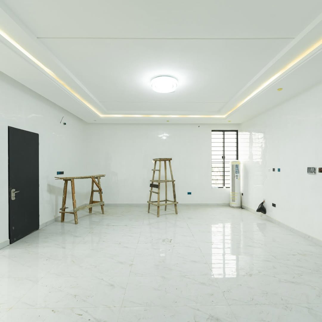 6 bedroom detached duplex for sale in Apo Resettlement, Abuja