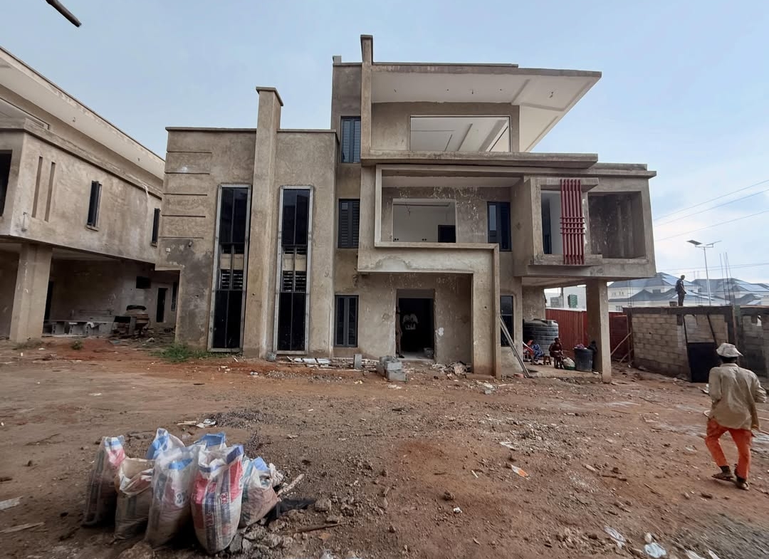5 bedroom detached duplex with BQ for sale in Mabushi, Abuja