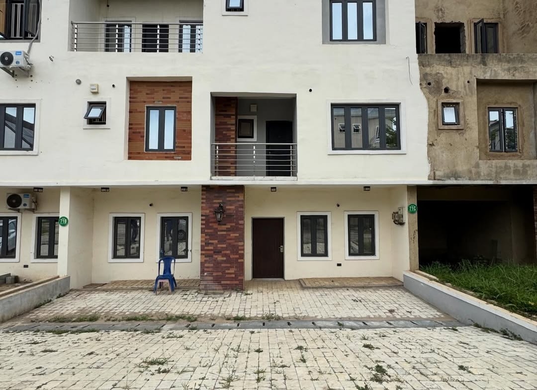 4 bedroom terrace duplex with BQ for sale in Apo Dutse, Abuja