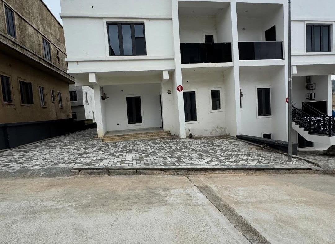 4 bedroom semi-detached duplex for rent in Apo Dutse, Abuja